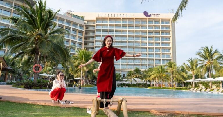 Tết Bính Ngọ: Xu hướng nghỉ dưỡng xuân giữa lòng đô thị và ven biển