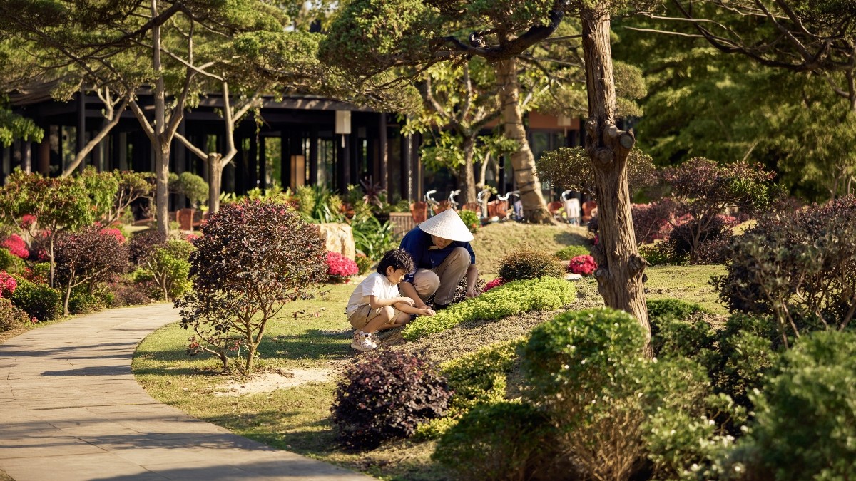 2-modern-village-lifestyle-1-1779771559.jpg