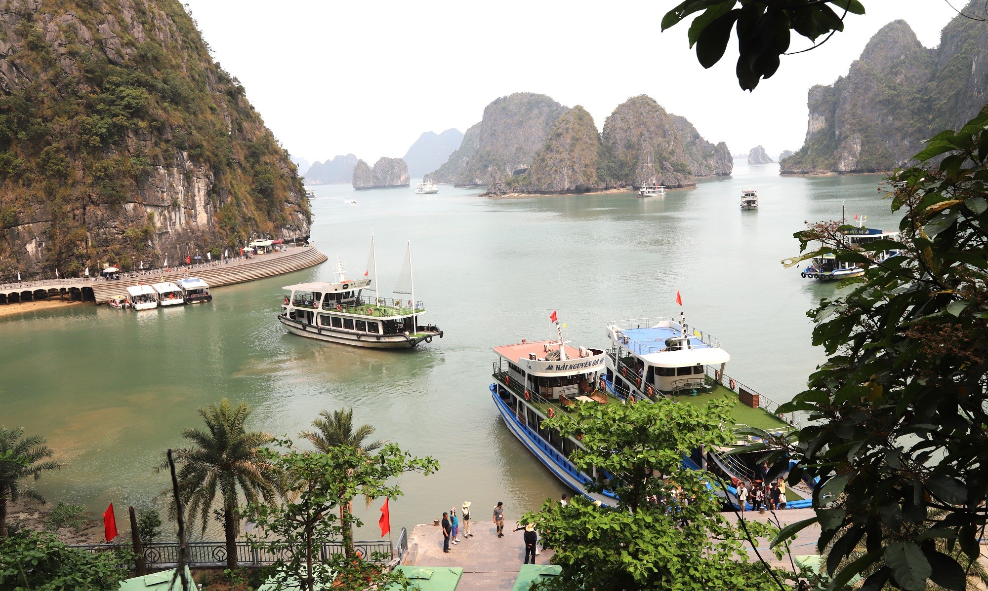 mot-goc-vinh-ha-long-1779898933 mot-goc-vinh-ha-long-1779898933.jpg