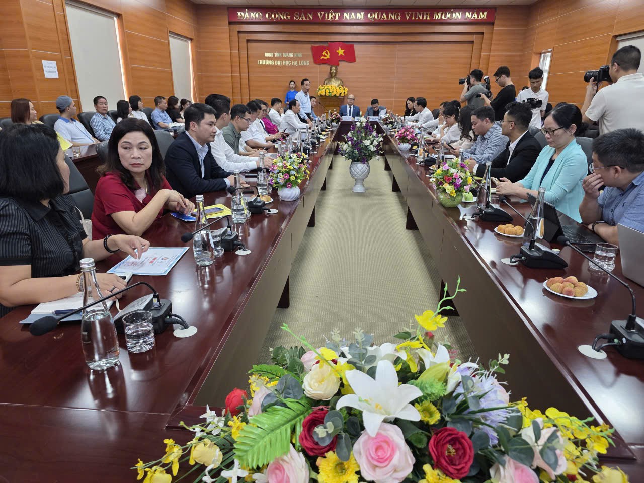 thao-luan-rong-1778775124.jpg