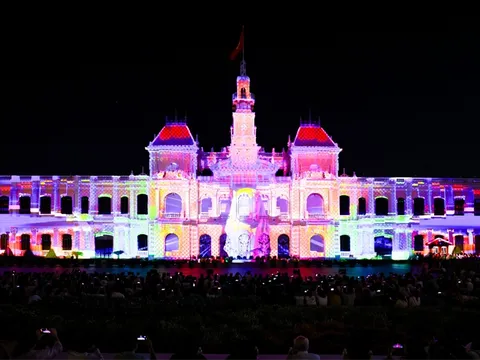 Thành phố Hồ Chí Minh rực rỡ chuỗi sự kiện kỷ niệm 50 năm mang tên Bác