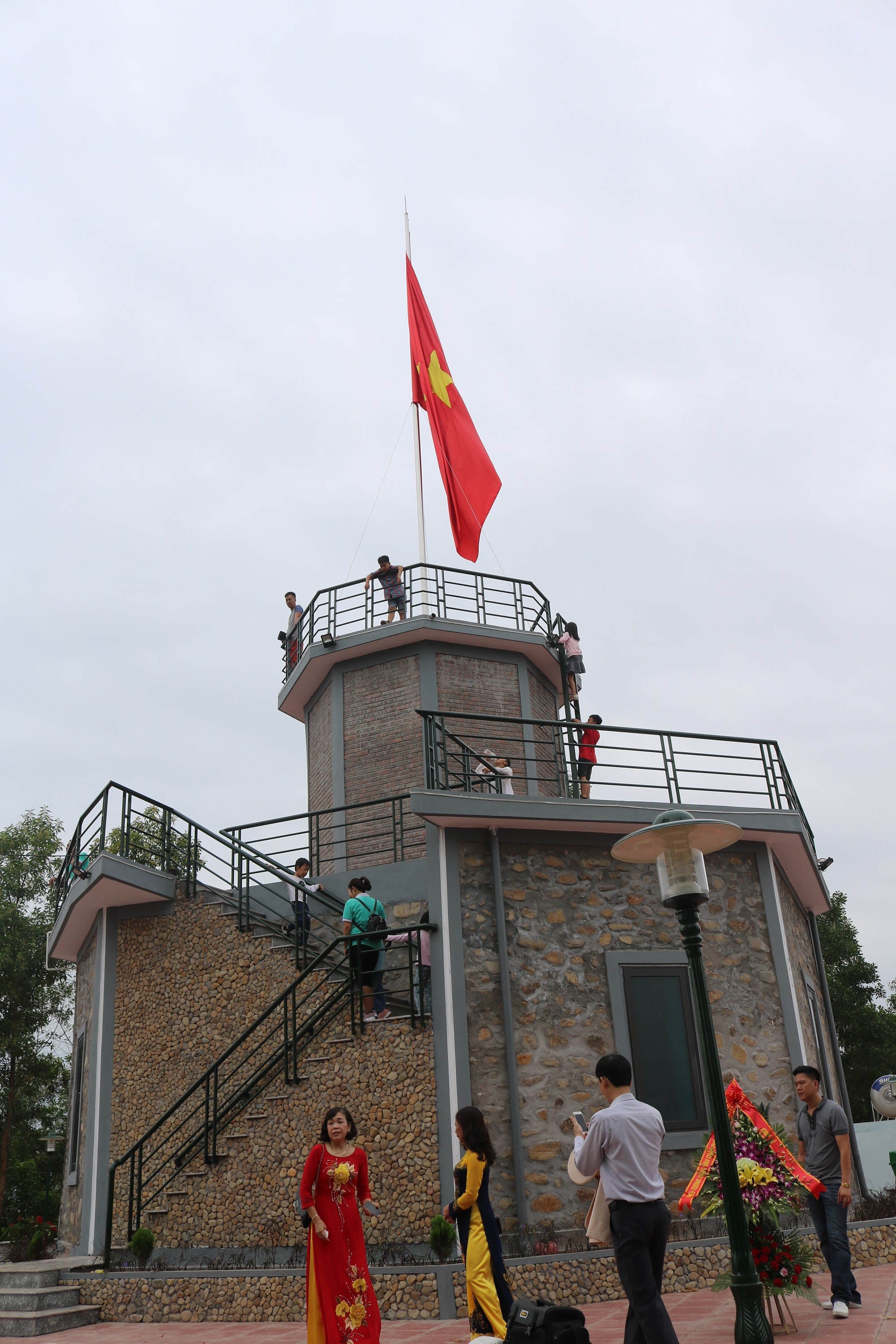 cot-co-nui-hua-noi-thanh-lap-chi-bo-dang-dau-tien-cach-day-70-nam-tien-than-cua-dang-bo-huyen-dam-ha-1785686593.jpg