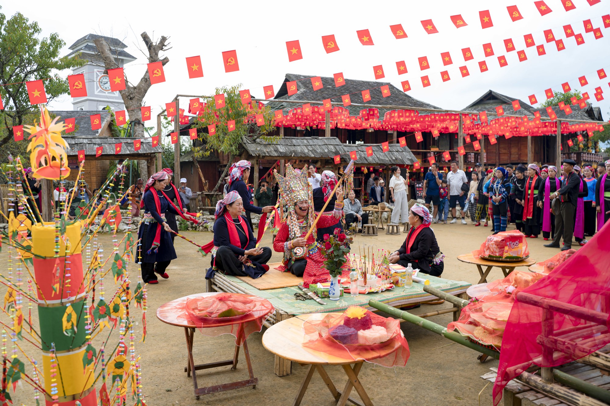 nghi-le-com-moi-cua-nguoi-tay-1-1787314945 nghi-le-com-moi-cua-nguoi-tay-1-1787314945.jpg