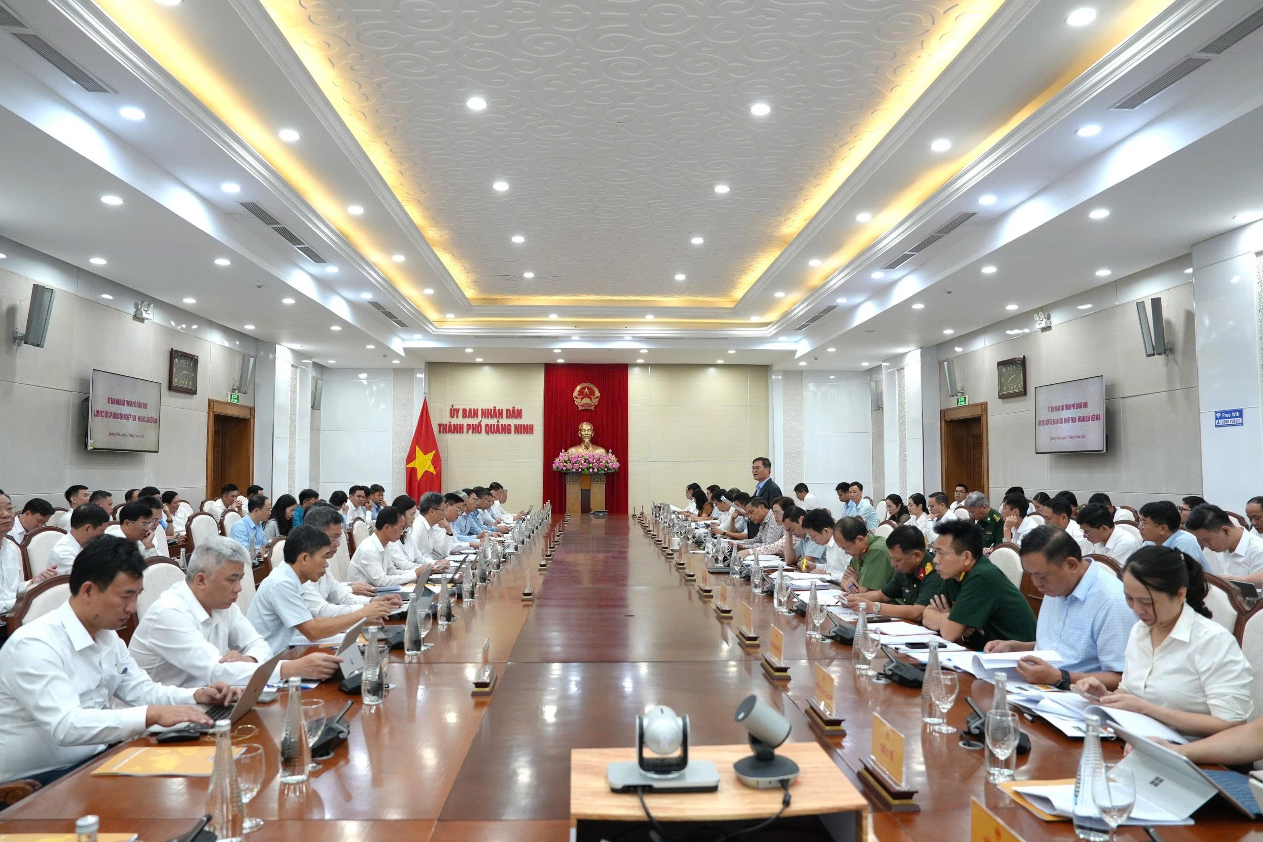 quang-canh-hop-1789999198.jpg