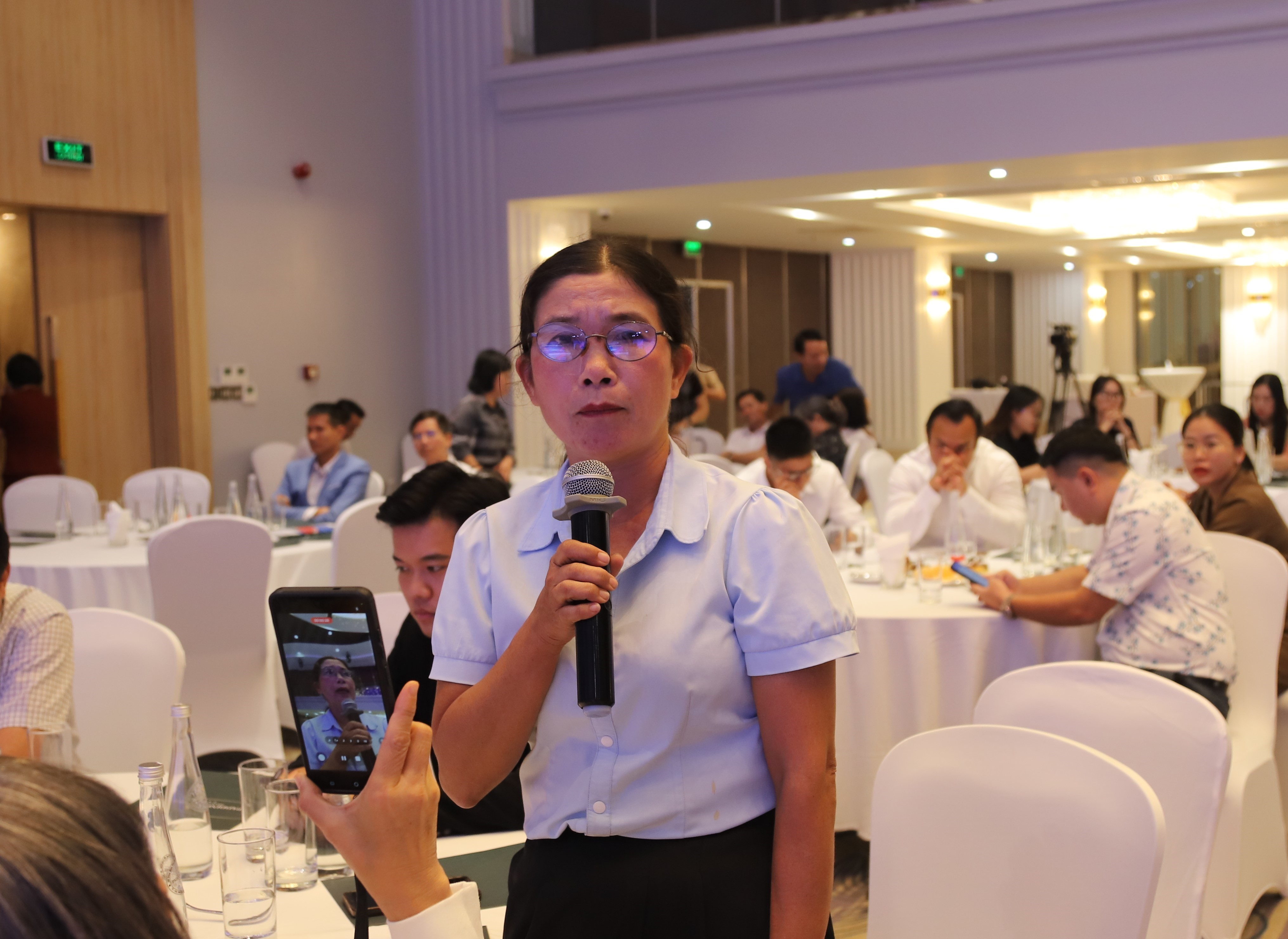 hoi-nhung-1791634969.jpg