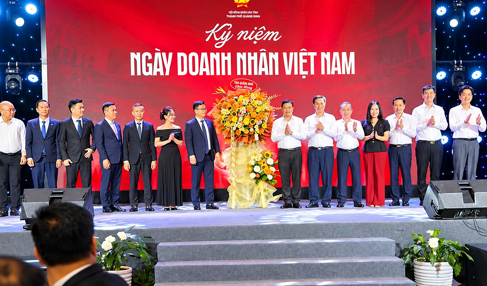 lanh-dao-tinh-tang-hoa-2-1791429129 lanh-dao-tinh-tang-hoa-2-1791429129.png