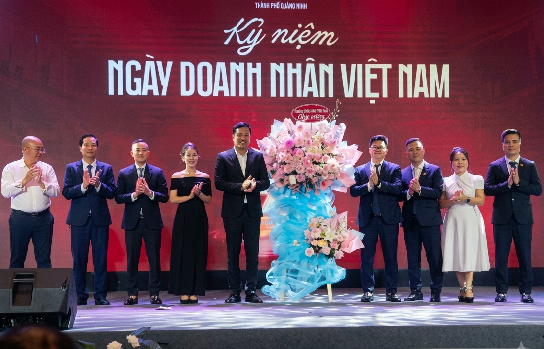 phohoi-tw-tang-hoa-1791429283 phohoi-tw-tang-hoa-1791429283.png