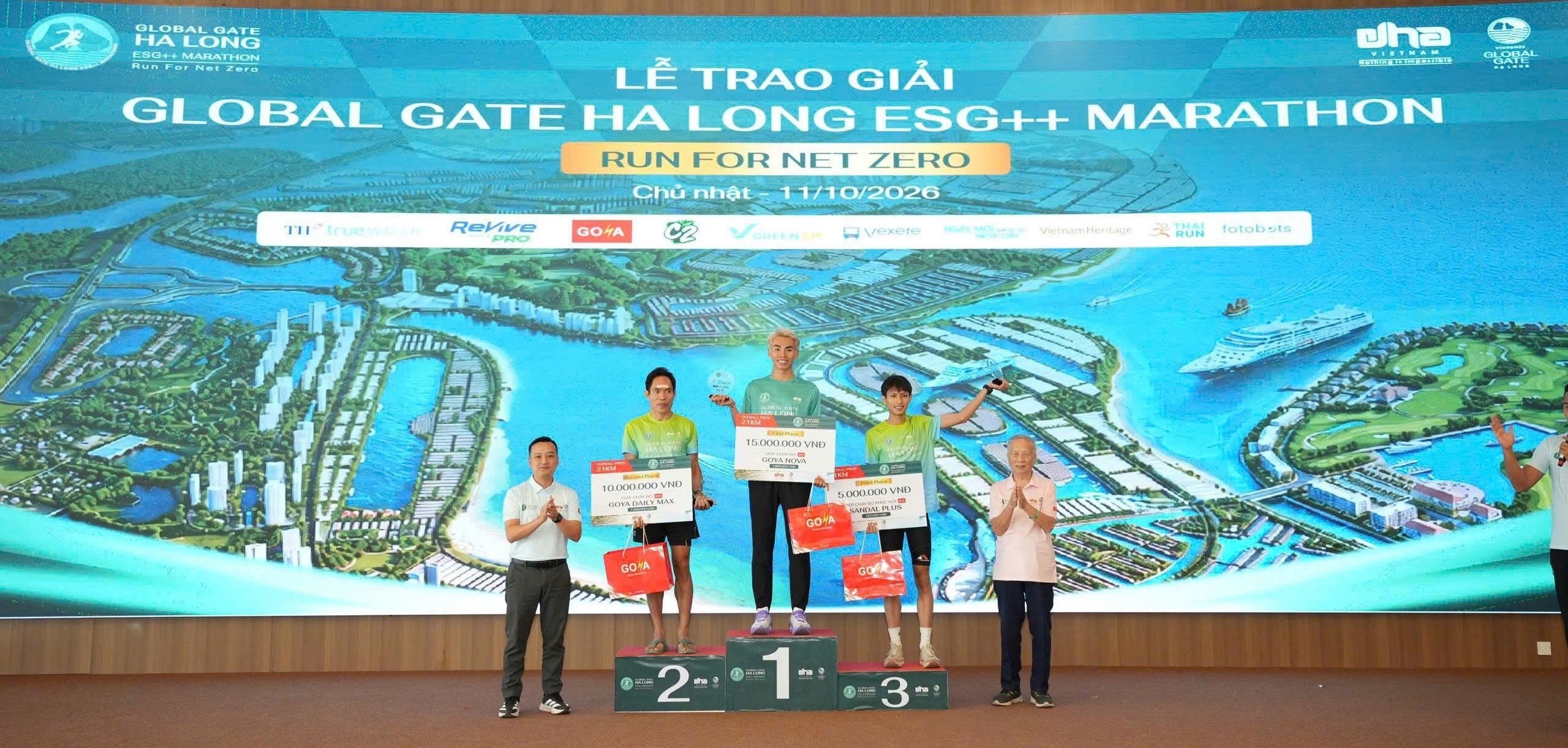 trao-giai-chung-cuoc-nam-1791733649.jpg